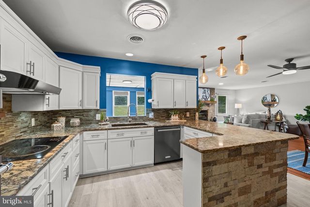 223 PINEVIEW DR, Palmyra, PA 17078