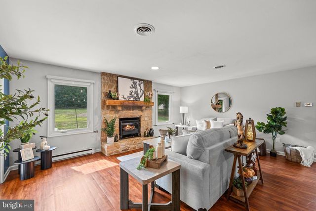 223 PINEVIEW DR, Palmyra, PA 17078