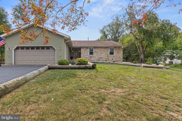 223 PINEVIEW DR, Palmyra, PA 17078