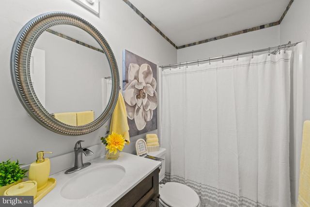 223 PINEVIEW DR, Palmyra, PA 17078