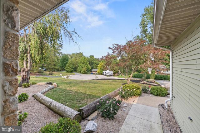 223 PINEVIEW DR, Palmyra, PA 17078