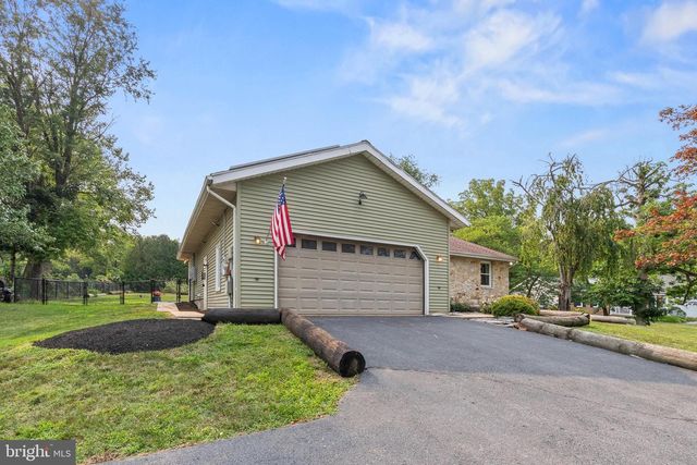 223 PINEVIEW DR, Palmyra, PA 17078
