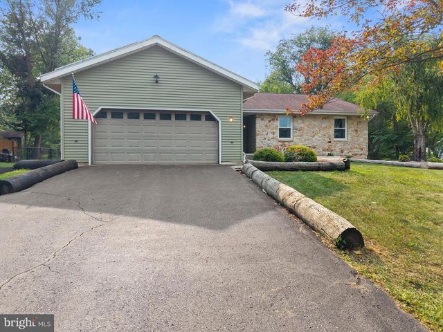 223 PINEVIEW DR, Palmyra, PA 17078
