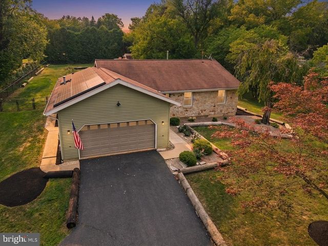 223 PINEVIEW DR, Palmyra, PA 17078