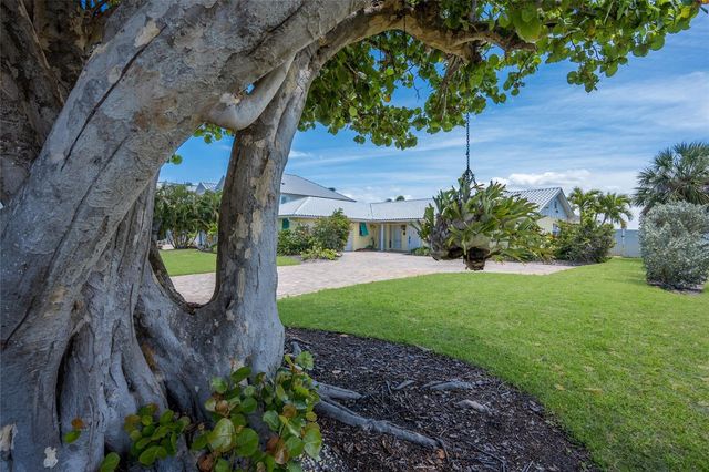 633 KEY ROYALE DRIVE, Holmes Beach, FL 34217