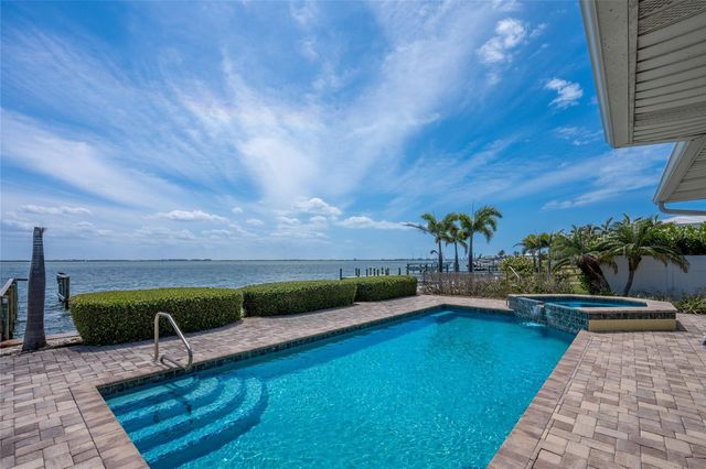 633 KEY ROYALE DRIVE, Holmes Beach, FL 34217