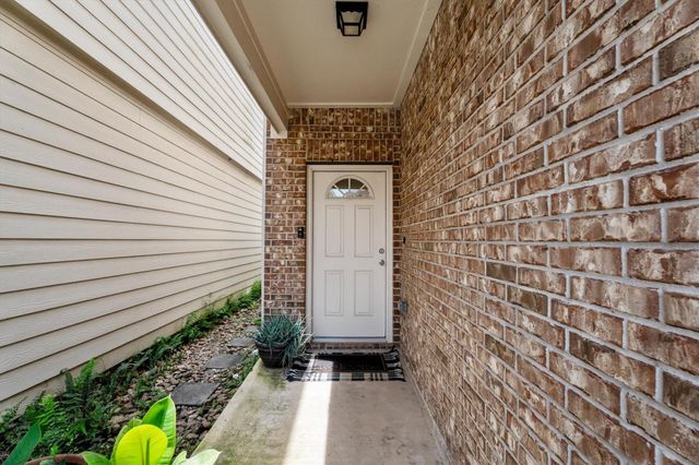 8031 Villa Lago Lane, Houston, TX 77070