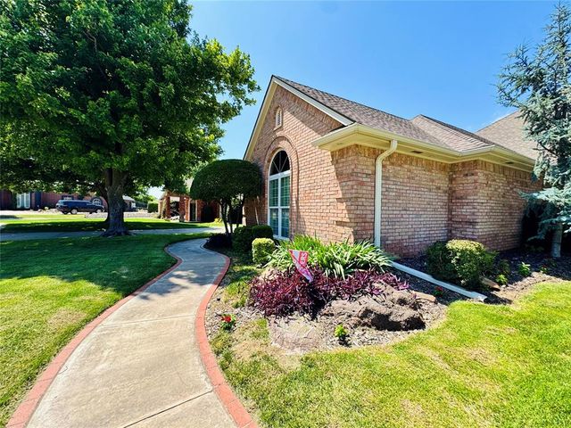 9125 Whispering Oaks Drive, Midwest City, OK 73130