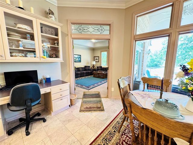 9125 Whispering Oaks Drive, Midwest City, OK 73130