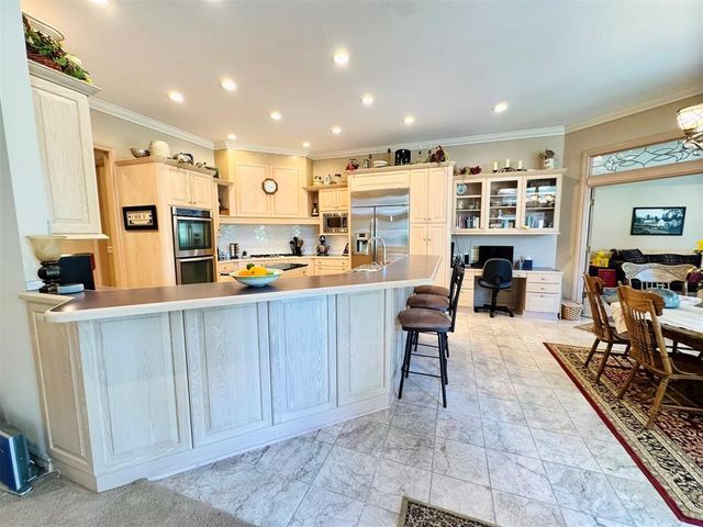 9125 Whispering Oaks Drive, Midwest City, OK 73130