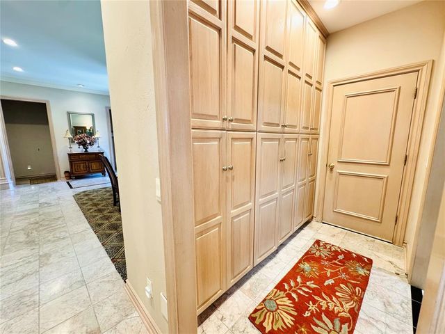 9125 Whispering Oaks Drive, Midwest City, OK 73130