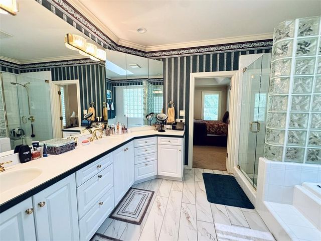 9125 Whispering Oaks Drive, Midwest City, OK 73130