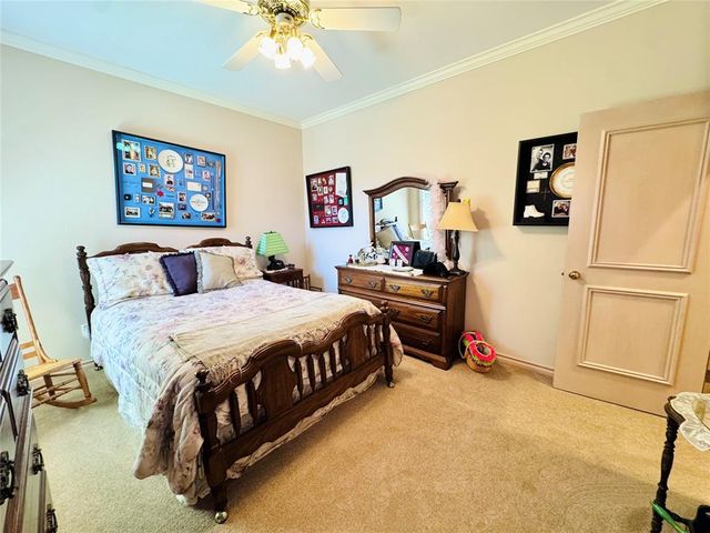 9125 Whispering Oaks Drive, Midwest City, OK 73130