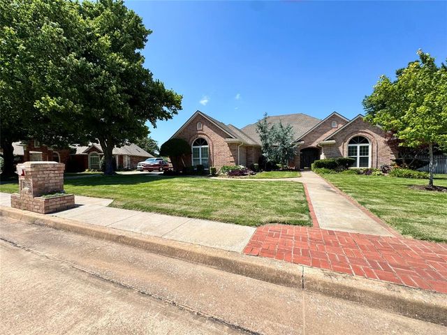 9125 Whispering Oaks Drive, Midwest City, OK 73130