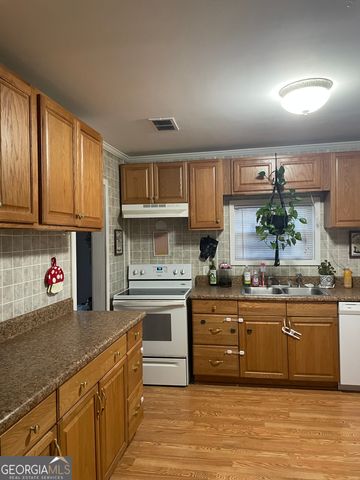 50 Cedar Street, Metter, GA 30439