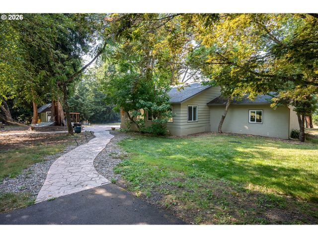 8300 Sw BLAKE St, Tualatin, OR 97062