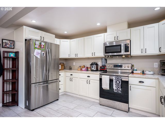 8300 Sw BLAKE St, Tualatin, OR 97062