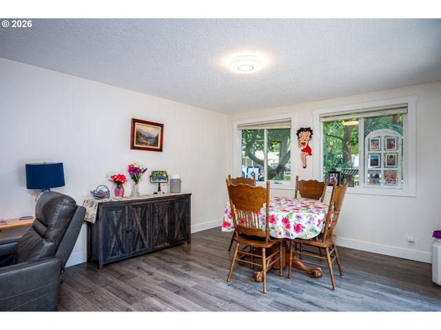 8300 Sw BLAKE St, Tualatin, OR 97062