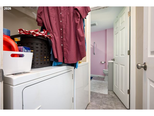 8300 Sw BLAKE St, Tualatin, OR 97062