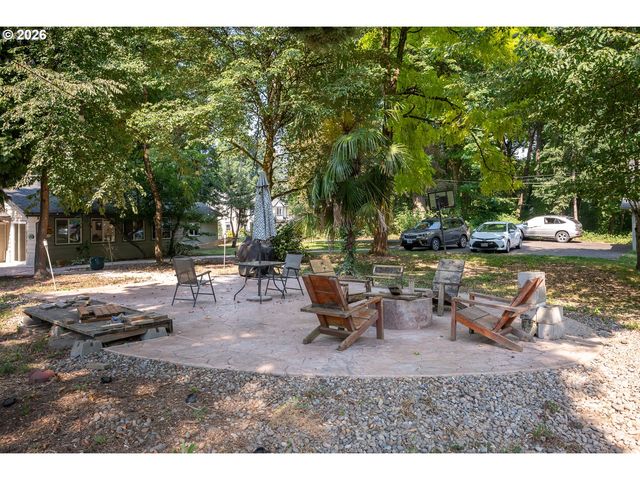 8300 Sw BLAKE St, Tualatin, OR 97062