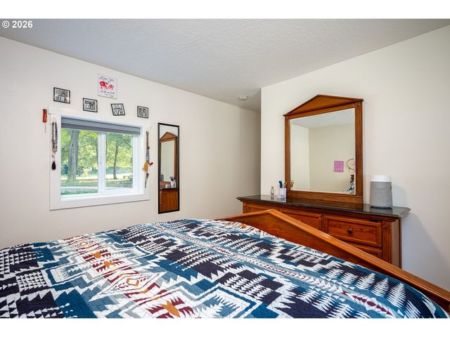 8300 Sw BLAKE St, Tualatin, OR 97062