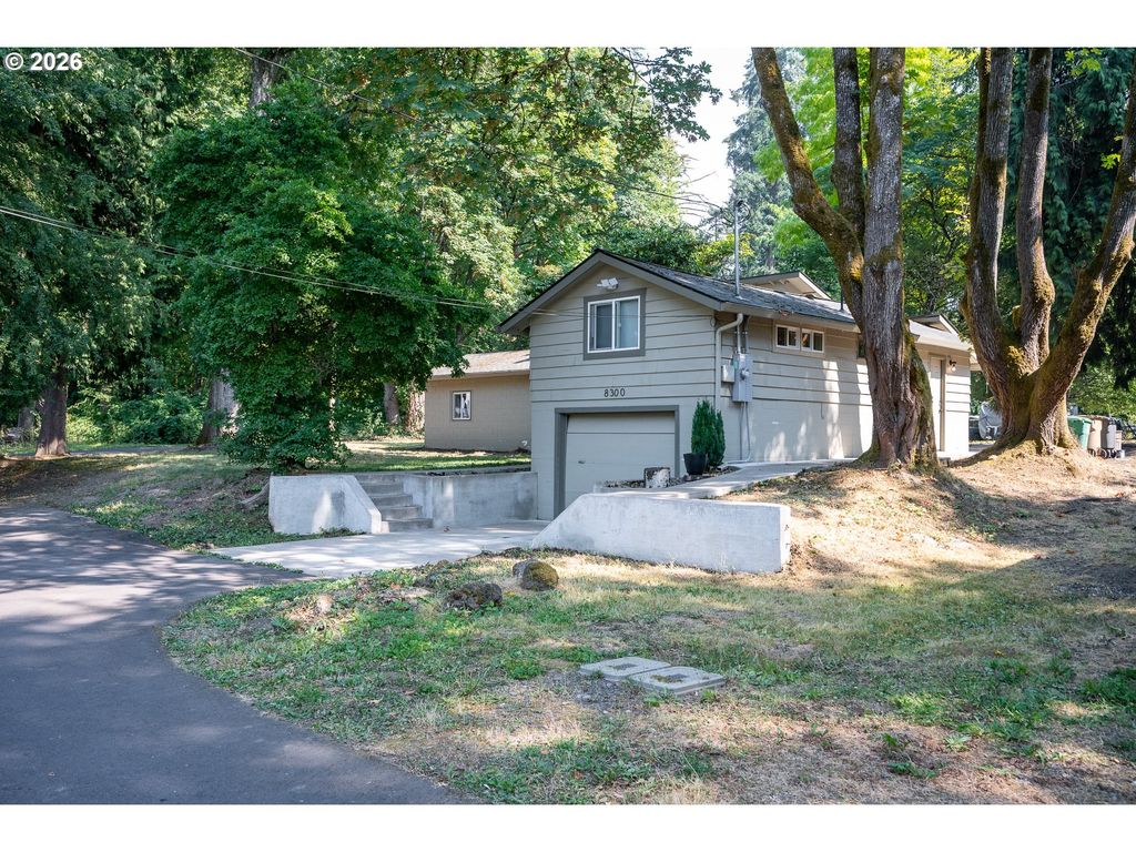 8300 Sw BLAKE St, Tualatin, OR 97062