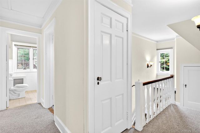 10 Crescent Road, Port Washington, NY 11050