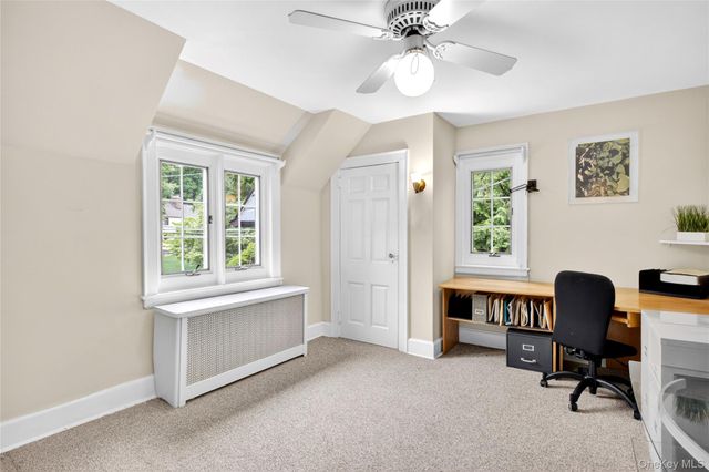 10 Crescent Road, Port Washington, NY 11050