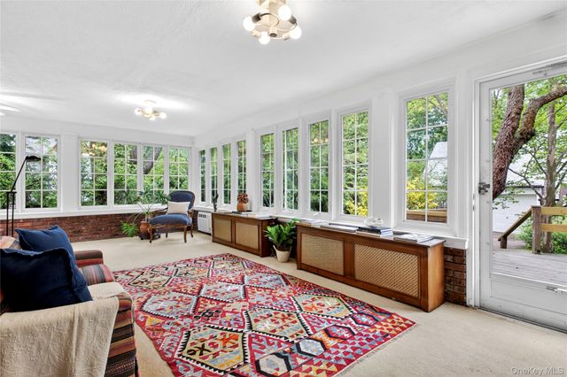 10 Crescent Road, Port Washington, NY 11050