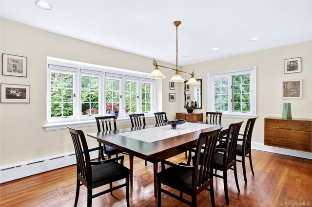 10 Crescent Road, Port Washington, NY 11050