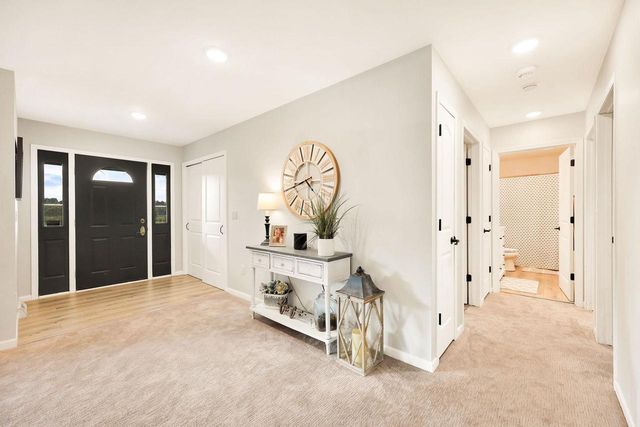 64 Oakland Road, Cambridge, WI 53523