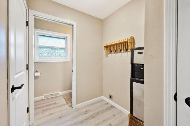 64 Oakland Road, Cambridge, WI 53523