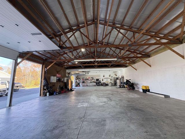 64 Oakland Road, Cambridge, WI 53523