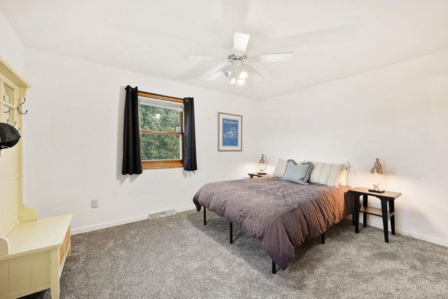 64 Oakland Road, Cambridge, WI 53523