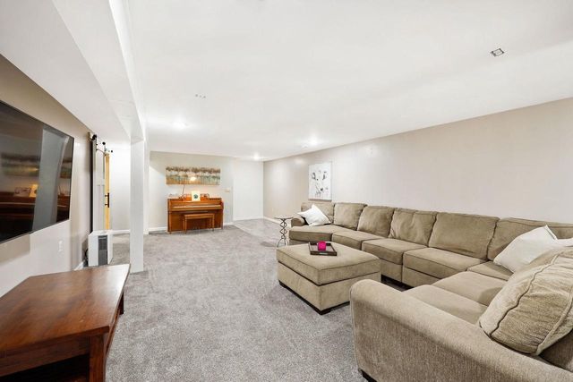 64 Oakland Road, Cambridge, WI 53523