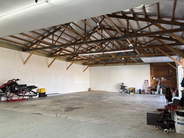 64 Oakland Road, Cambridge, WI 53523