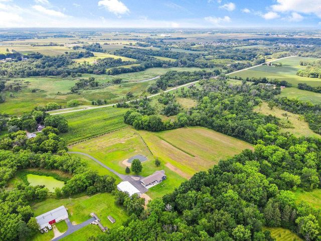 64 Oakland Road, Cambridge, WI 53523