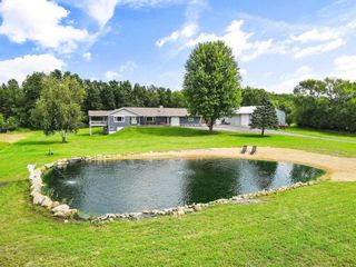 64 Oakland Road, Cambridge, WI 53523