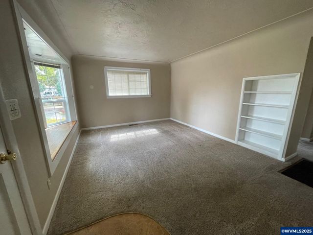 495 Richmond Av SE, Salem, OR 97301