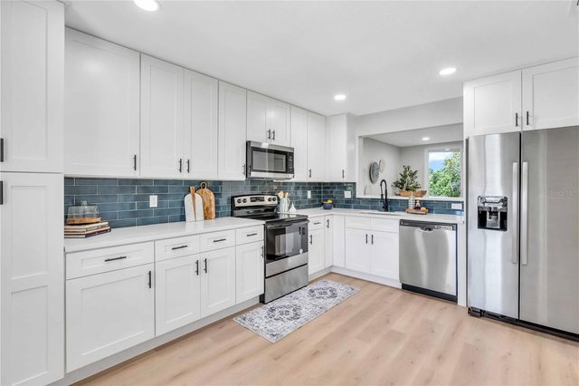 6101 34TH STREET W 1D, Bradenton, FL 34210