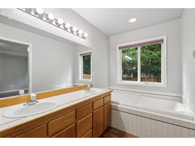 10400 Ne 33RD Ave, Vancouver, WA 98686