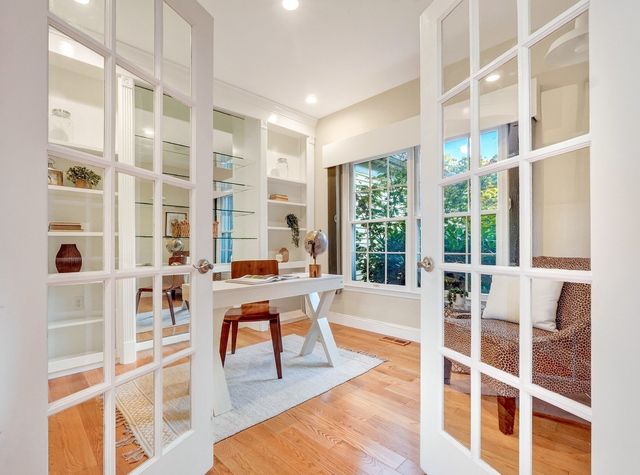 45 Pickman Dr 45, Bedford, MA 01730