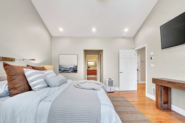 45 Pickman Dr 45, Bedford, MA 01730