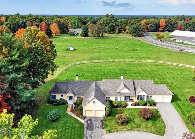 45 Pickman Dr 45, Bedford, MA 01730