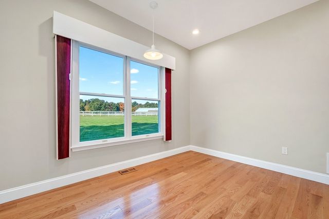 45 Pickman Dr 45, Bedford, MA 01730