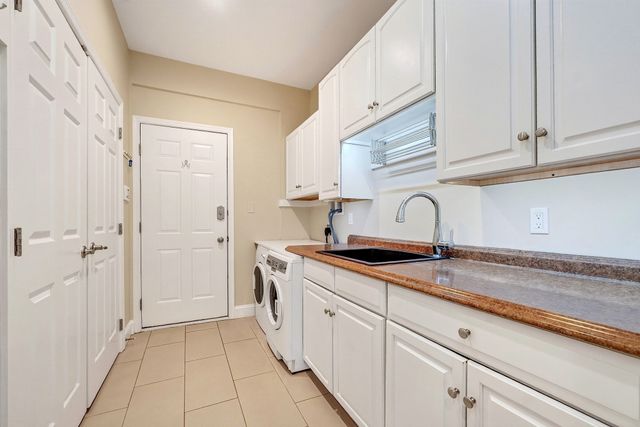45 Pickman Dr 45, Bedford, MA 01730