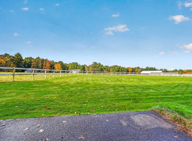 45 Pickman Dr 45, Bedford, MA 01730