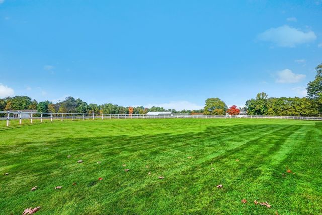 45 Pickman Dr 45, Bedford, MA 01730