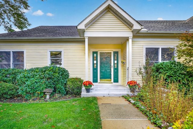 45 Pickman Dr 45, Bedford, MA 01730