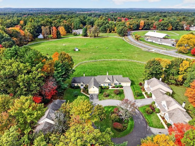 45 Pickman Dr 45, Bedford, MA 01730